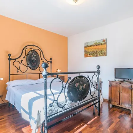 Stunning In Torgiano Pg With Kitchen * Brufa